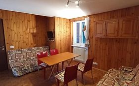 Zam Hus, Monolocale Walser